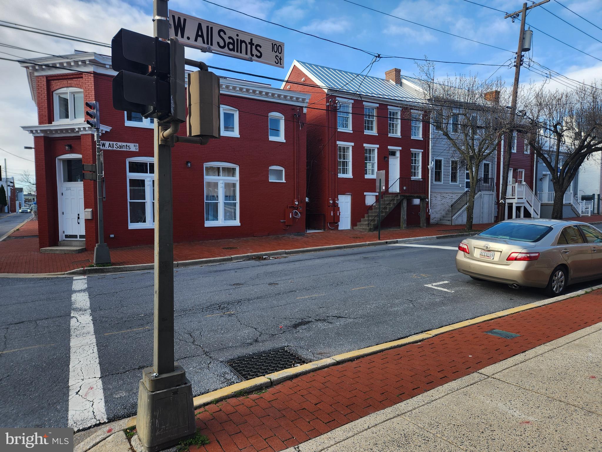 a car parked in front of a building