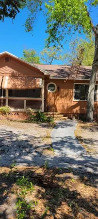$2,300 | 945 Melrose Avenue South, St. Petersburg, FL 33705