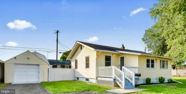 $2,400 | 252 G Street, Carneys Point, NJ 08069