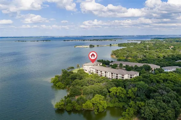$3,200 | 500 Water's Edge Drive, Unit 313, Lake Dallas, TX 75065