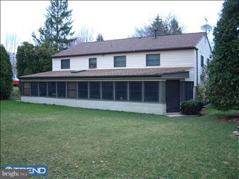 1372 Foster Road Warminster, PA 18974 - Photo 2 of 6 Exterior Back