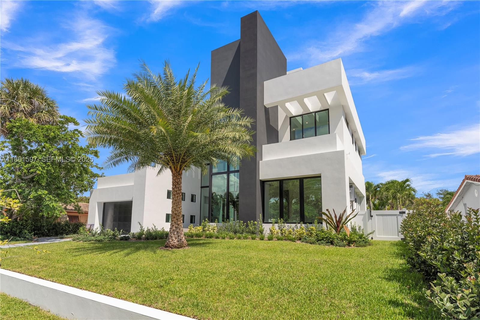 3205 Leigh Road Pompano Beach, FL 33062 - Photo 2 of 49