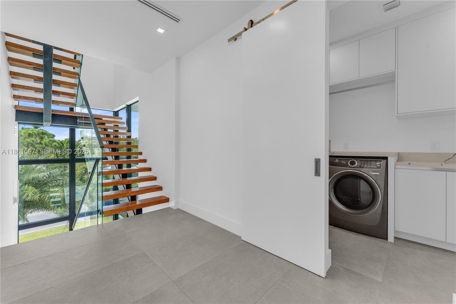 3205 Leigh Road Pompano Beach, FL 33062 - Photo 26 of 49 2nd floor area