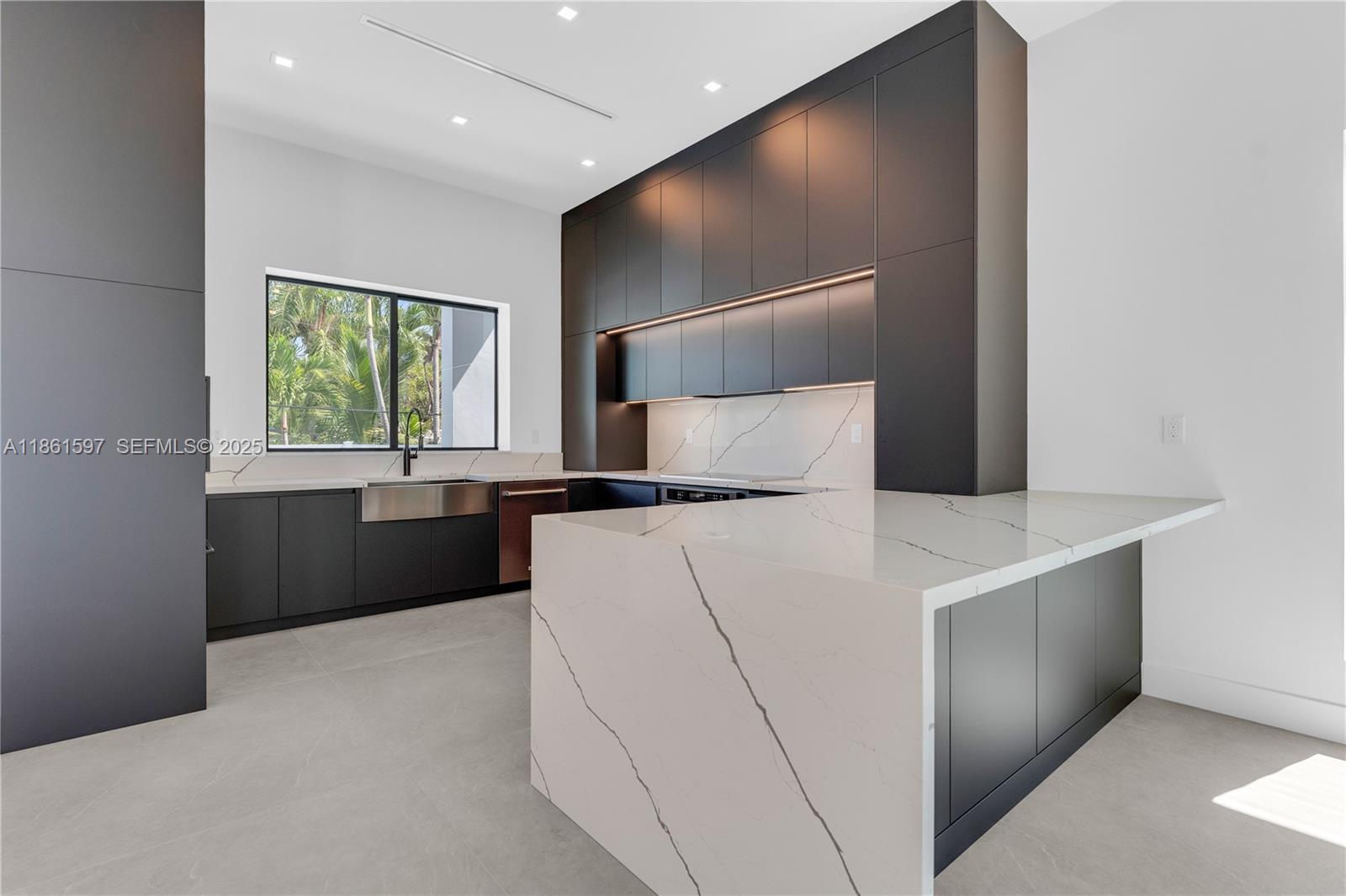 3205 Leigh Road Pompano Beach, FL 33062 - Photo 8 of 49