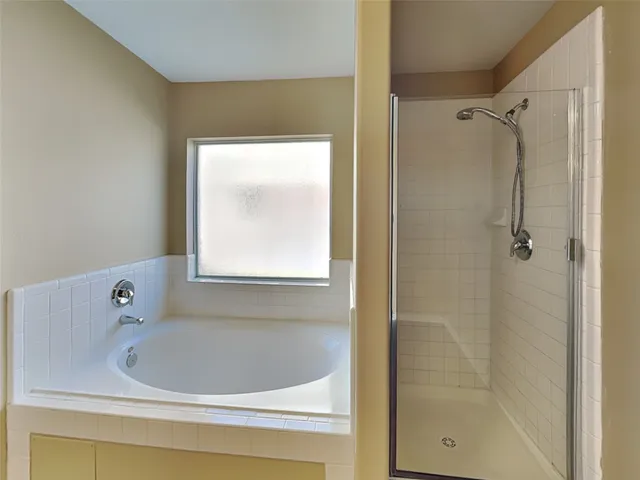 $2,245 | 913 Almond Street, Baytown, TX 77521