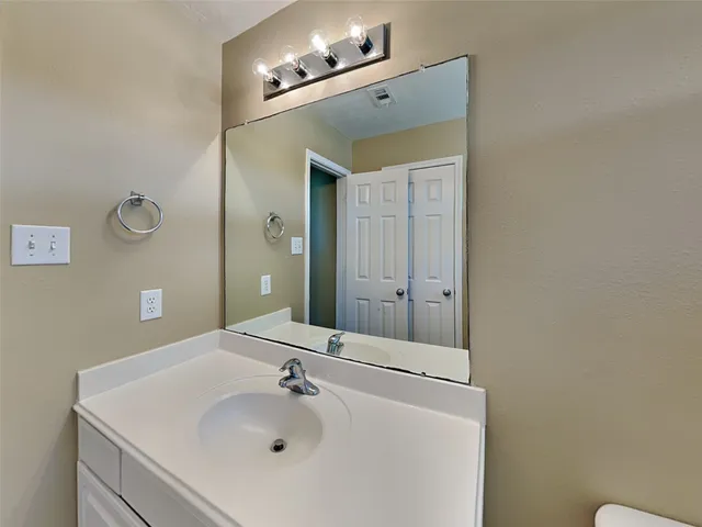 $2,245 | 913 Almond Street, Baytown, TX 77521