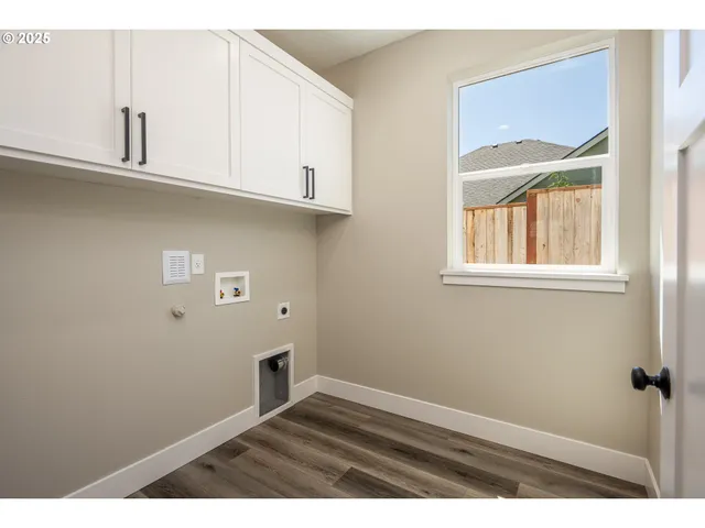 $625,000 | 87744 8th Street, Unit LOT 14, Veneta, OR 97487