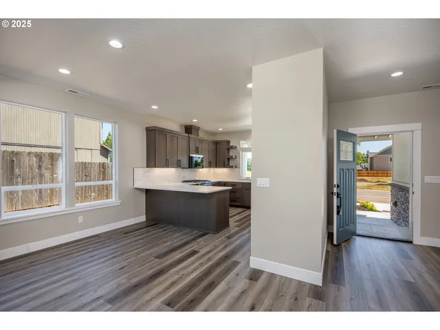 $625,000 | 87744 8th Street, Unit LOT 14, Veneta, OR 97487