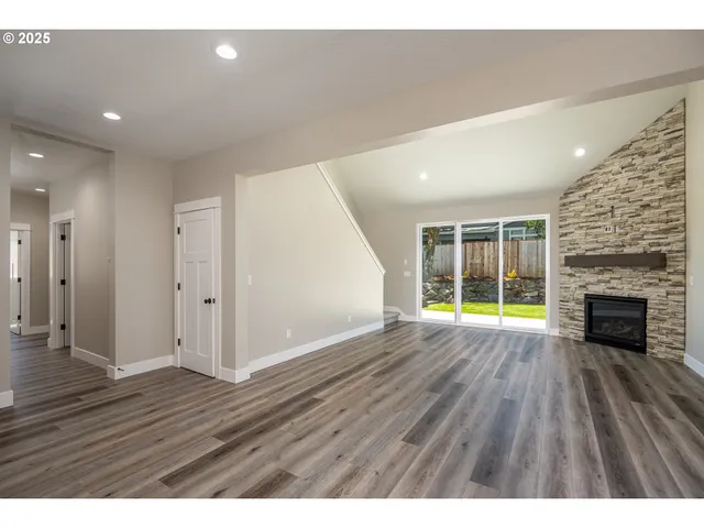 $625,000 | 87744 8th Street, Unit LOT 14, Veneta, OR 97487