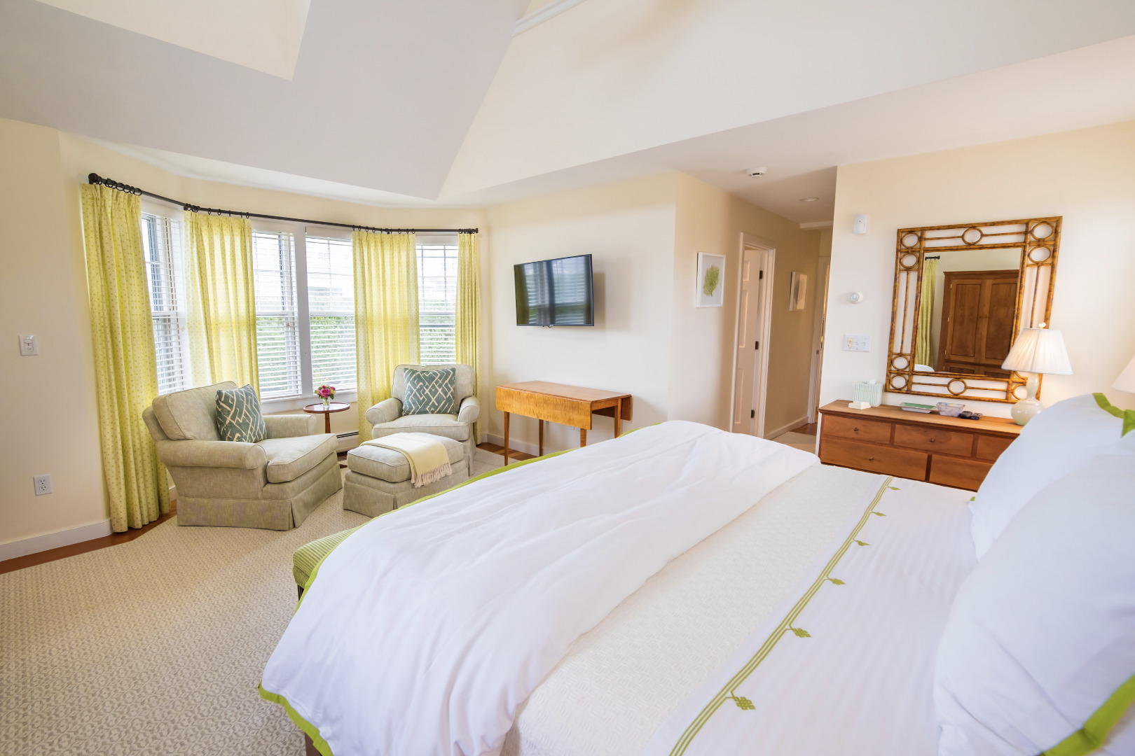 82 A Baxter Road Nantucket, MA 02554 - Photo 11 of 19 Gallery Image 11