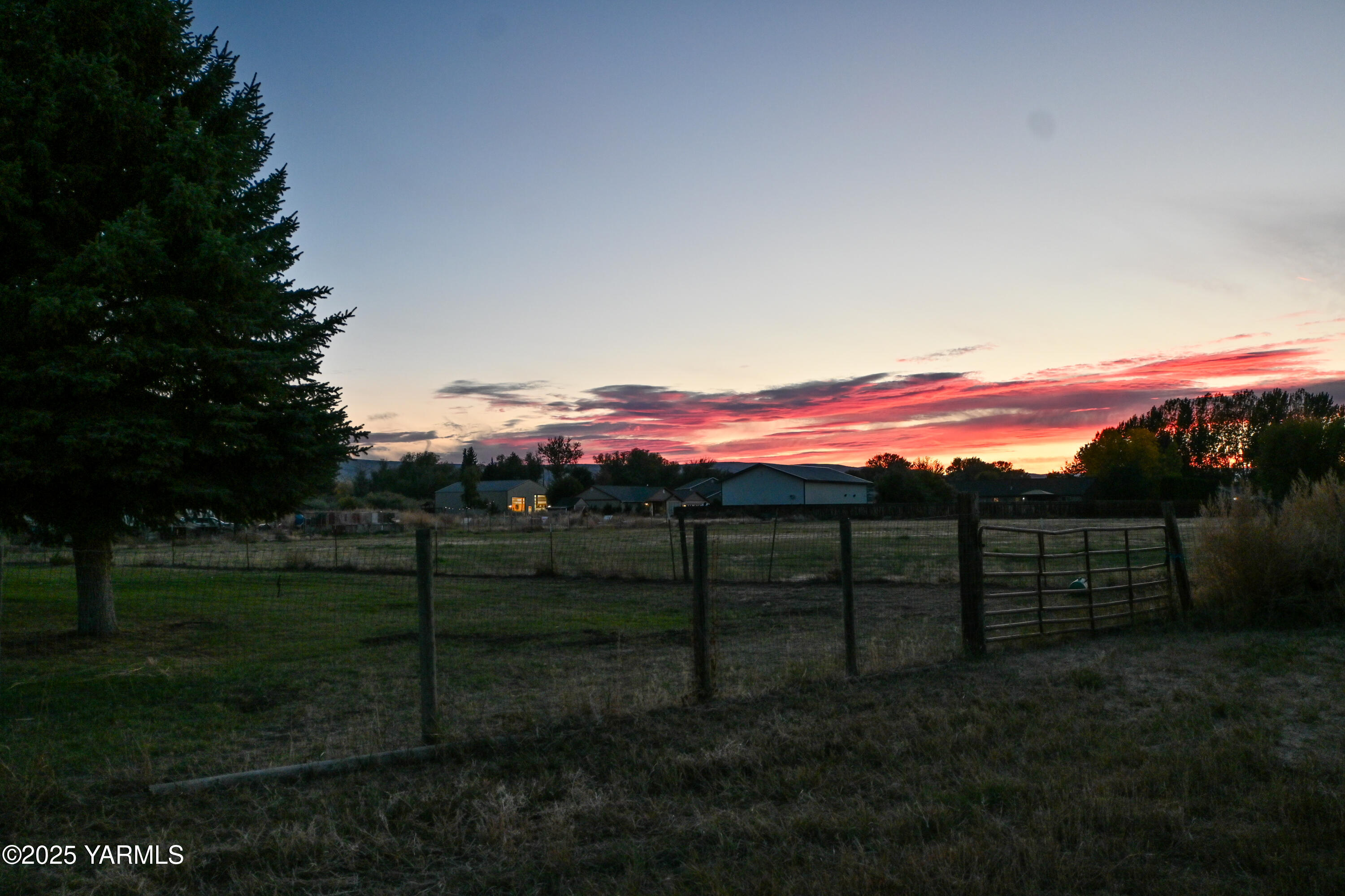 9621 Meadowbrook Road Yakima, WA 98903 - Photo 2 of 41 a view of a yard