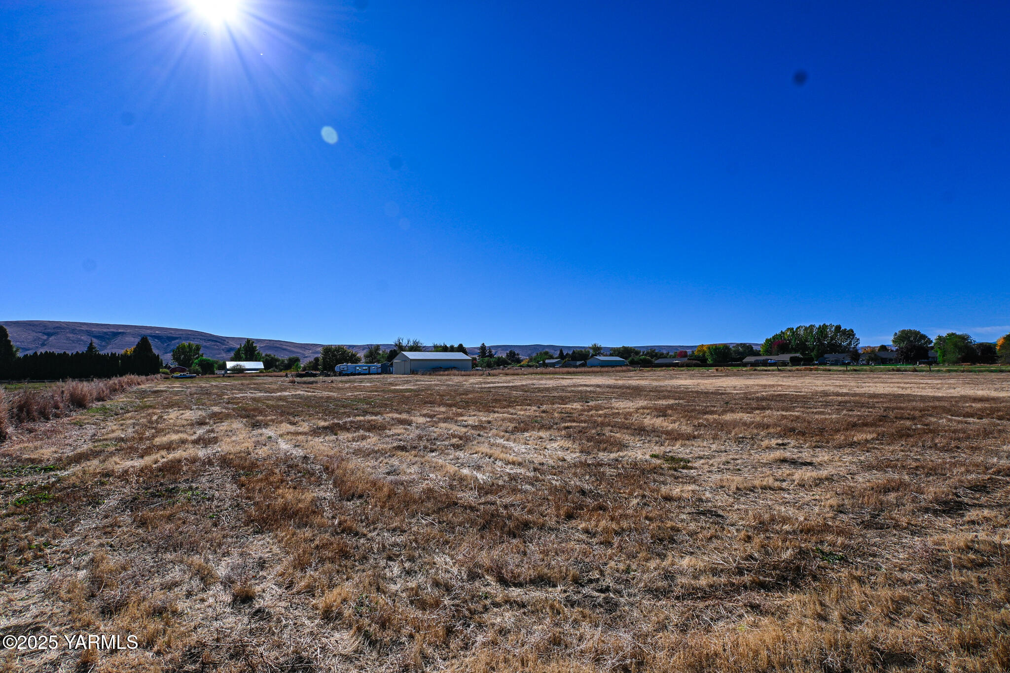 9621 Meadowbrook Road Yakima, WA 98903 - Photo 28 of 41 a view of an ocean and city