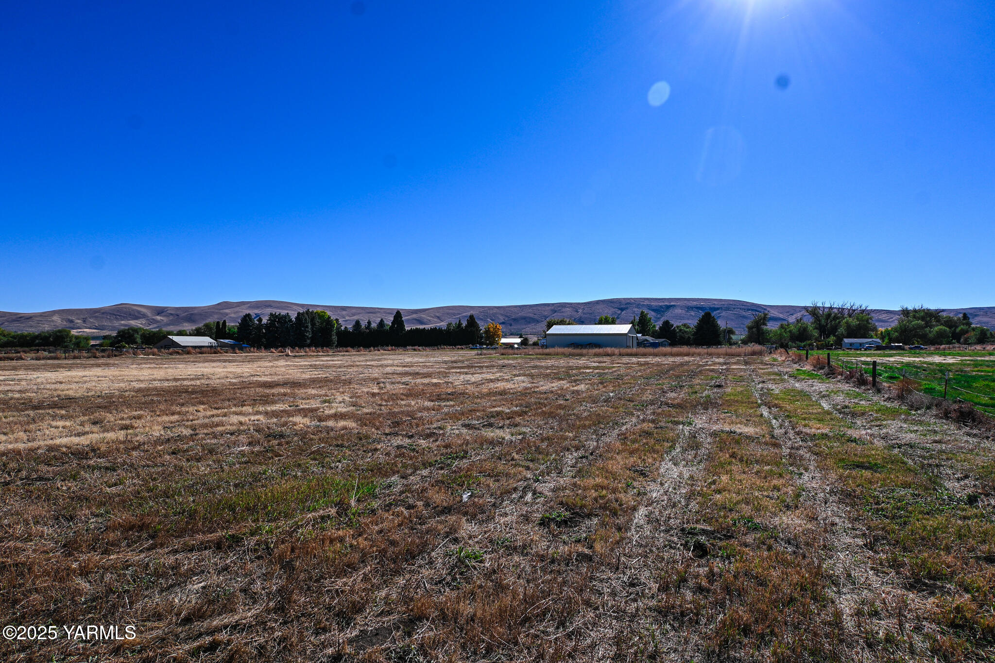 9621 Meadowbrook Road Yakima, WA 98903 - Photo 31 of 41 a view of lake and mountain