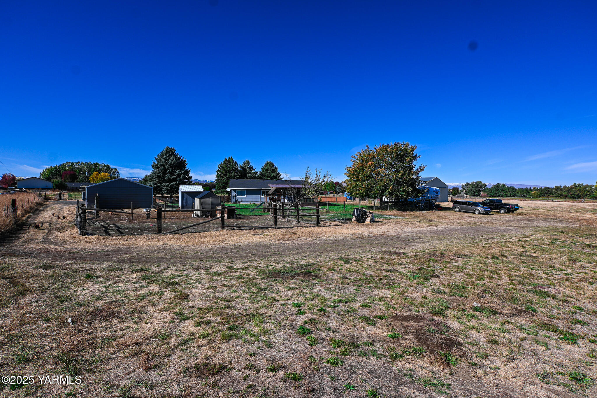 9621 Meadowbrook Road Yakima, WA 98903 - Photo 33 of 41 a view of outdoor space with city view