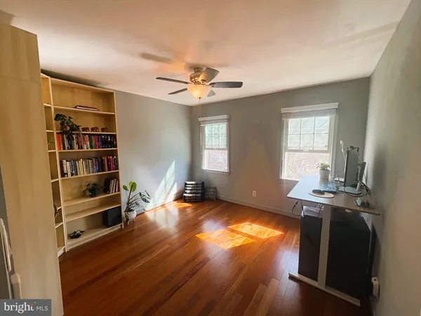 $3,000 | 1109 North Pitt Street, Unit 3C, Alexandria, VA 22314