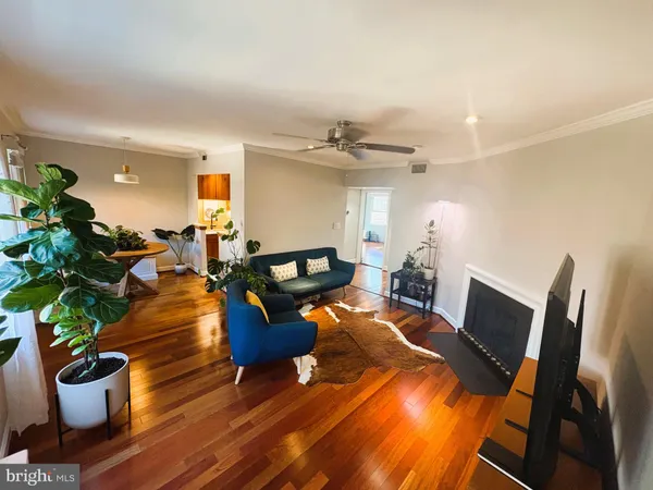 $3,000 | 1109 North Pitt Street, Unit 3C, Alexandria, VA 22314