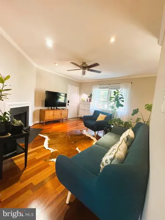 $3,000 | 1109 North Pitt Street, Unit 3C, Alexandria, VA 22314