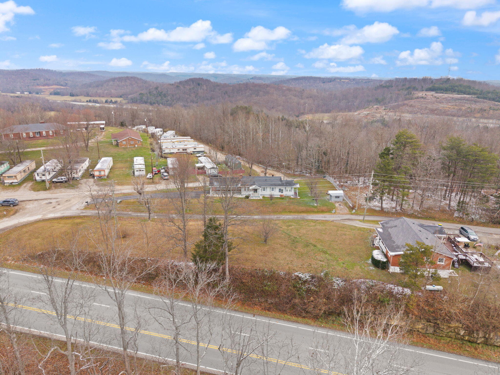 40 Burr Road Mount Vernon, KY 40456 - Photo 41 of 51 21-web-or-mls-DJI_20251209113703_0024_D