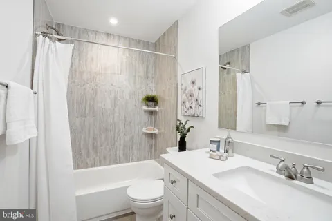 $1,049,900 | 9502 Wallingford Drive, Burke, VA 22015