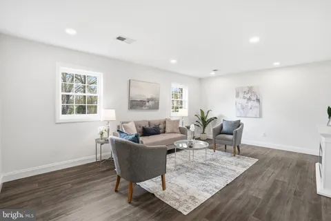 $1,049,900 | 9502 Wallingford Drive, Burke, VA 22015