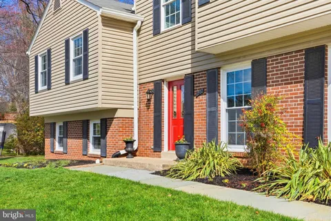 $1,049,900 | 9502 Wallingford Drive, Burke, VA 22015