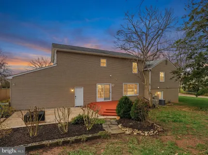 $1,049,900 | 9502 Wallingford Drive, Burke, VA 22015