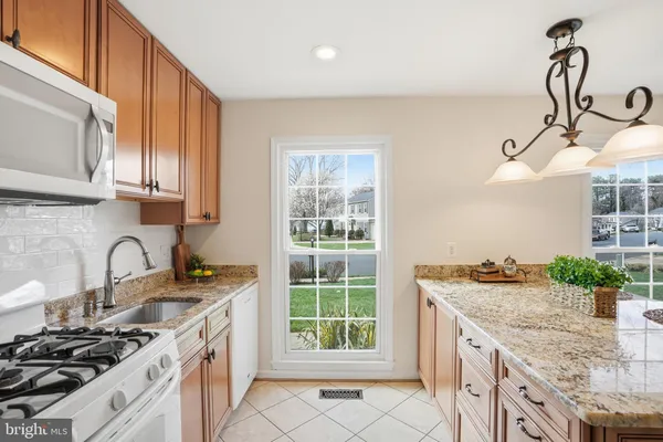 $1,049,900 | 9502 Wallingford Drive, Burke, VA 22015