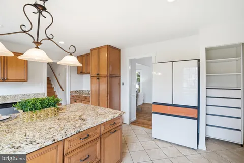 $1,049,900 | 9502 Wallingford Drive, Burke, VA 22015