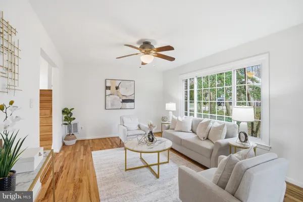 $1,049,900 | 9502 Wallingford Drive, Burke, VA 22015