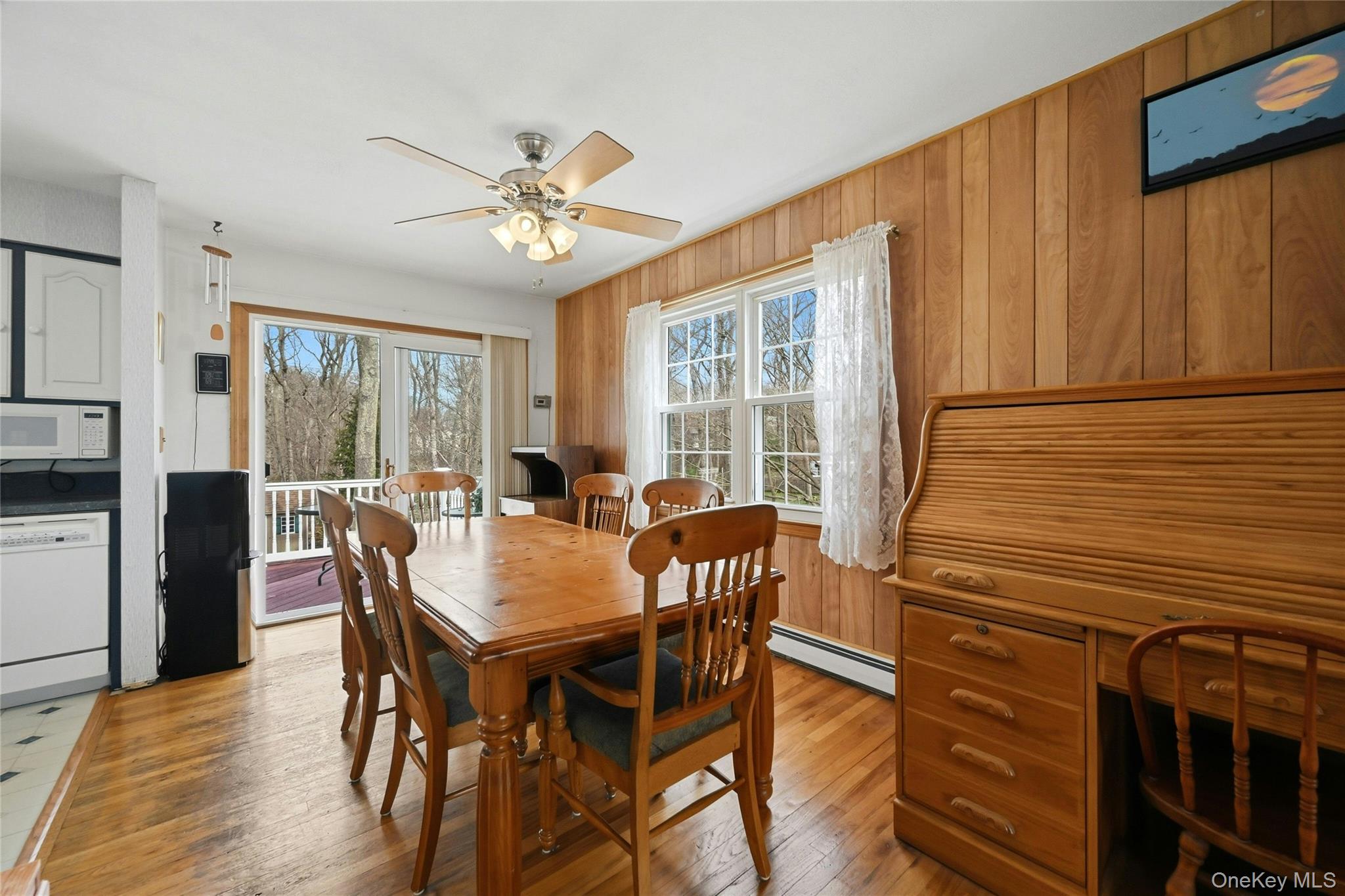 41 North Country Road Shoreham, NY 11786 - Photo 7 of 31 Dining Area with access to the deck