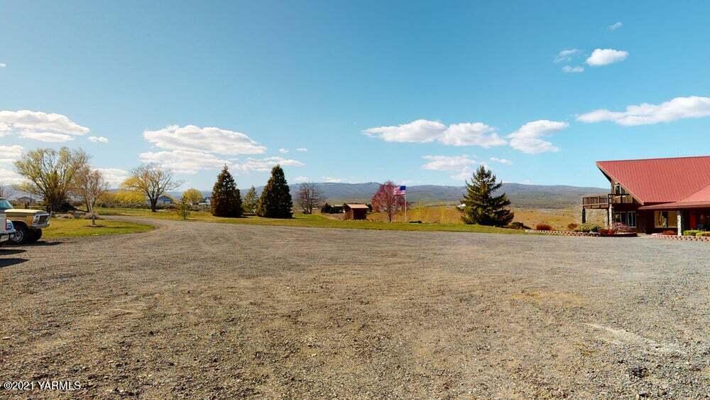301 Red Tail Road Yakima, WA 98908 - Photo 41 of 52 a view of outdoor space with city view
