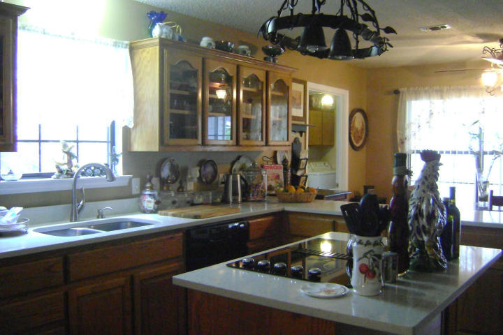 3815 Highway 90 Crestview, FL 32539 - Photo 14 of 37 Kitchen additional angle