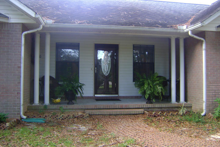 3815 Highway 90 Crestview, FL 32539 - Photo 3 of 37 Front Porch