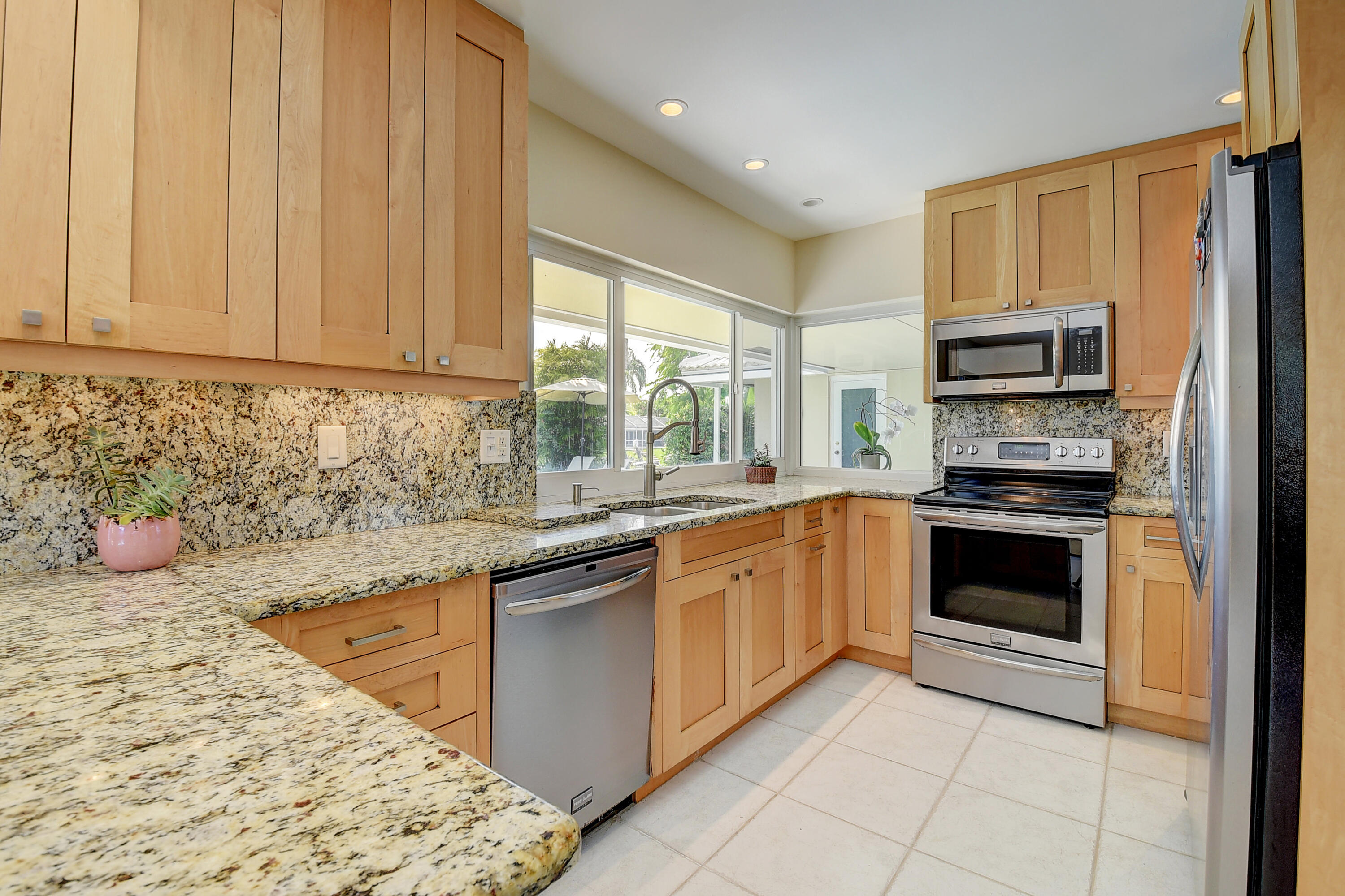 1310 Tamarind Way Boca Raton, FL 33486 - Photo 20 of 43 20_dsc_9035_6_7_8_9