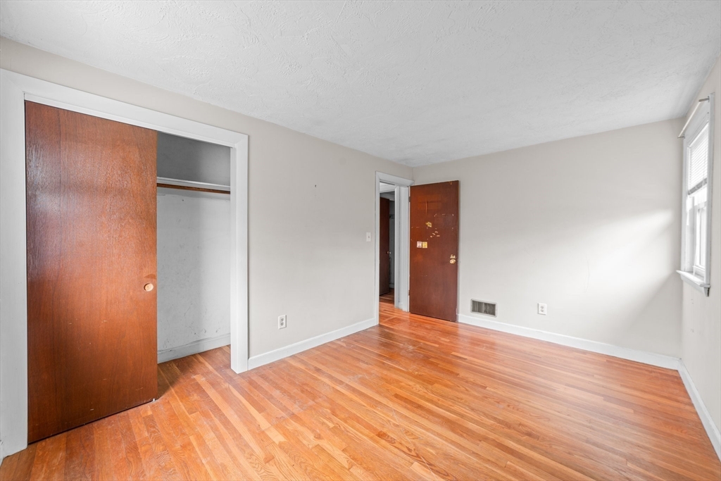 9 Gregory Road Holliston, MA 01746 - Photo 11 of 24 Gallery Image 11