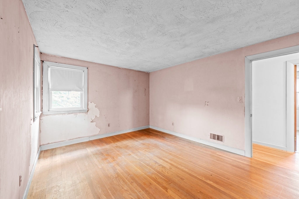 9 Gregory Road Holliston, MA 01746 - Photo 13 of 24 Gallery Image 13