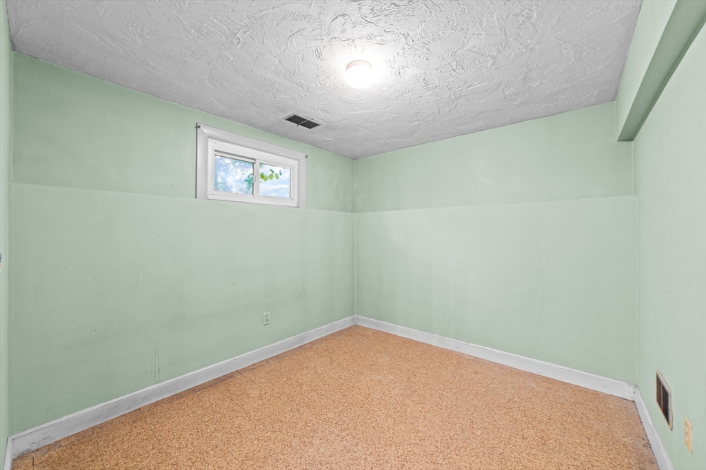 9 Gregory Road Holliston, MA 01746 - Photo 16 of 24 Gallery Image 16
