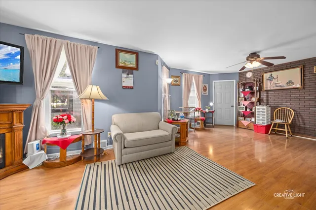 $319,900 | 417 Marion Avenue, Aurora, IL 60505