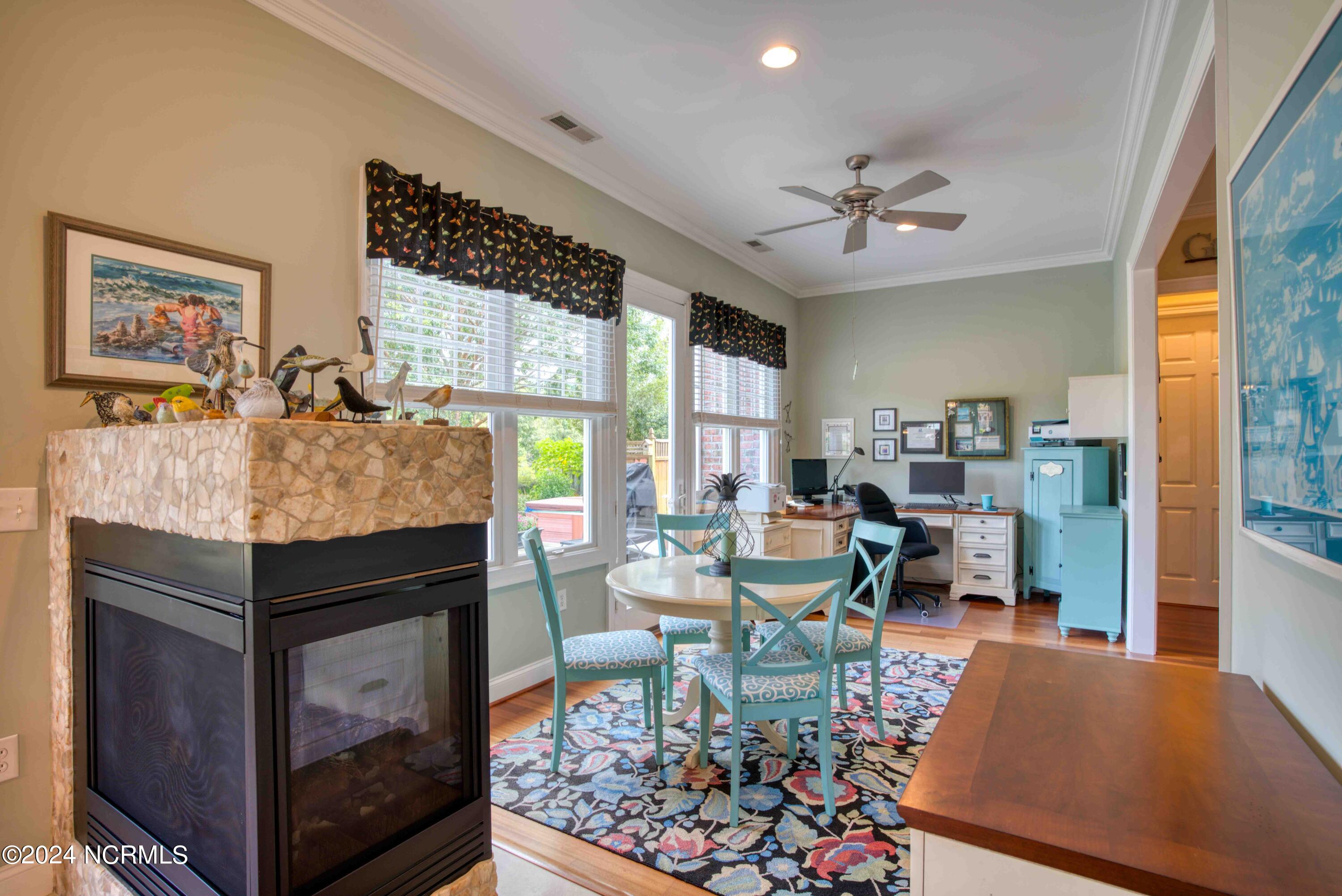 562 Tanbridge Road Wilmington, NC 28405 - Photo 30 of 72 Sunroom / Sitting Area / Office