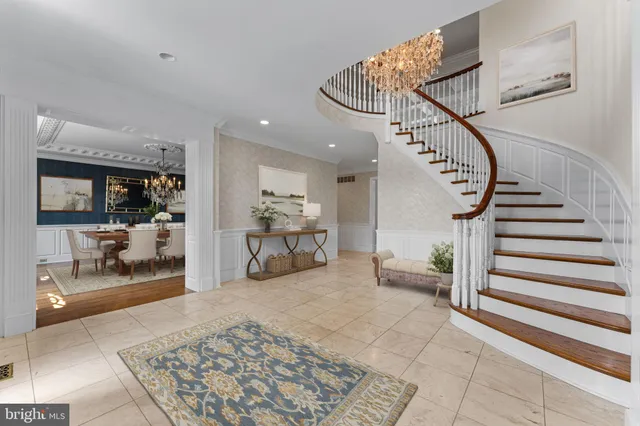 a view of entryway and hall