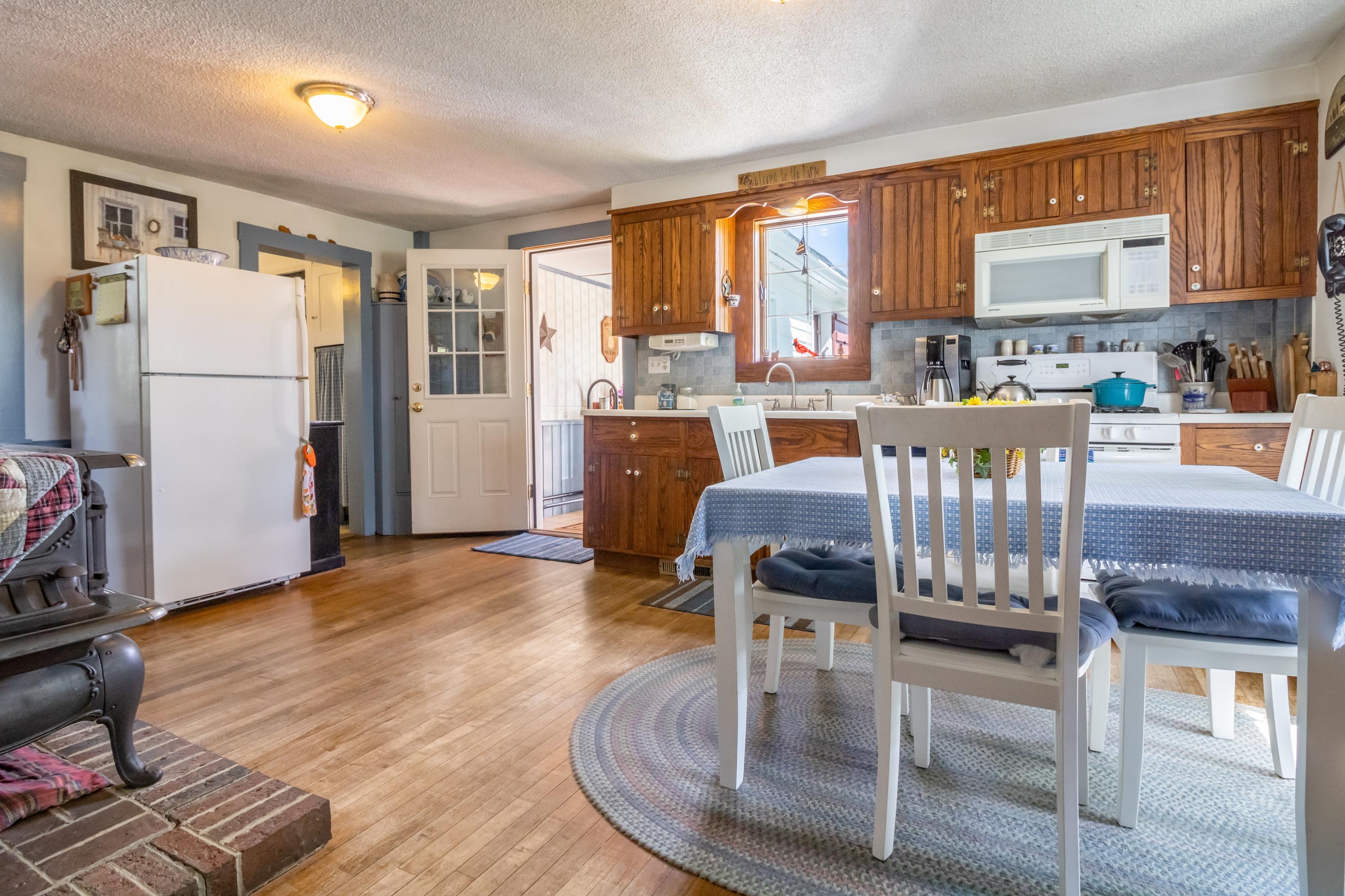 238 Duck Cove Road Bucksport, ME 04416 - Photo 5 of 40 238 Duck Cove Road Interiors-21