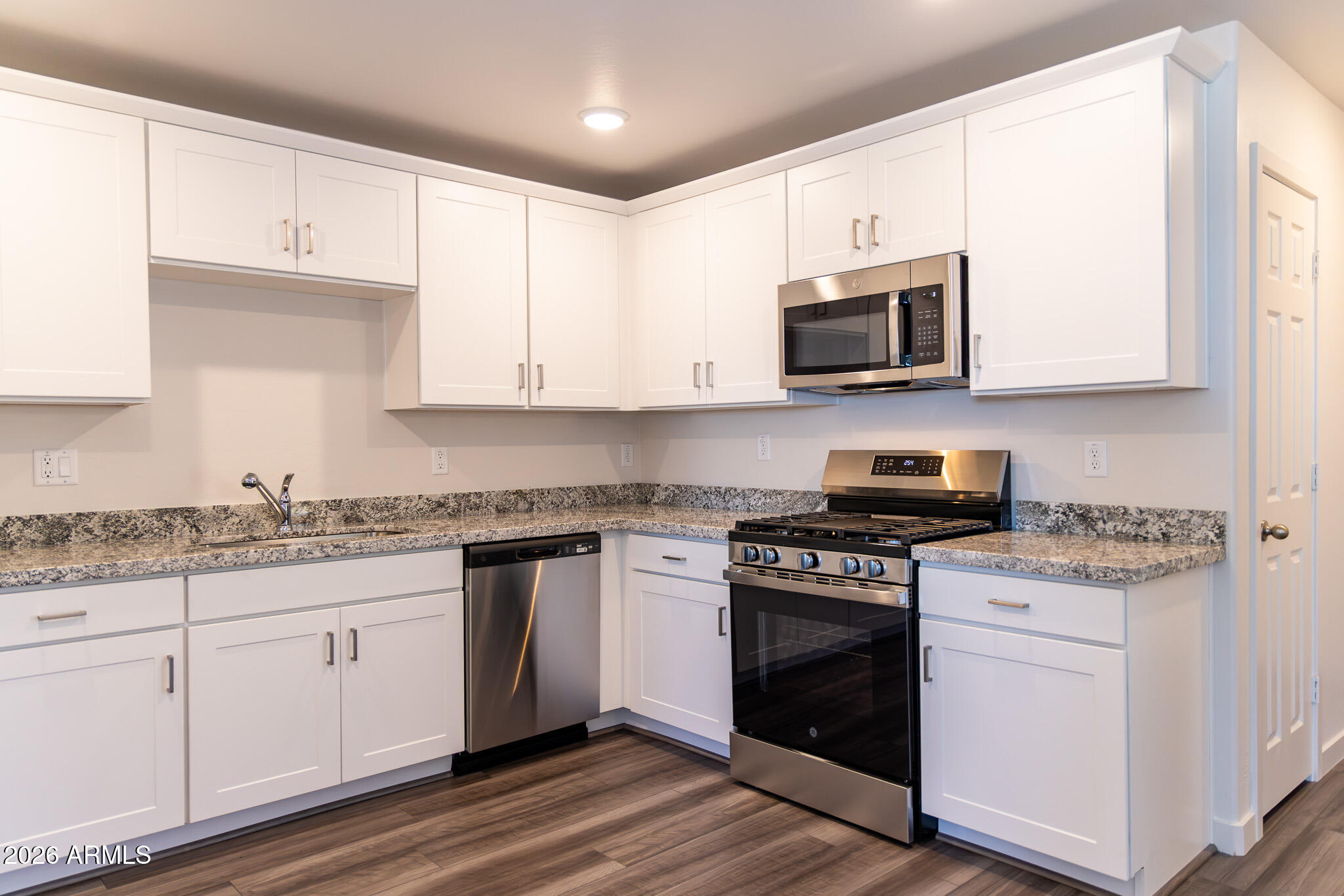 17155 North Lariat Road Maricopa, AZ 85138 - Photo 8 of 52 Kitchen