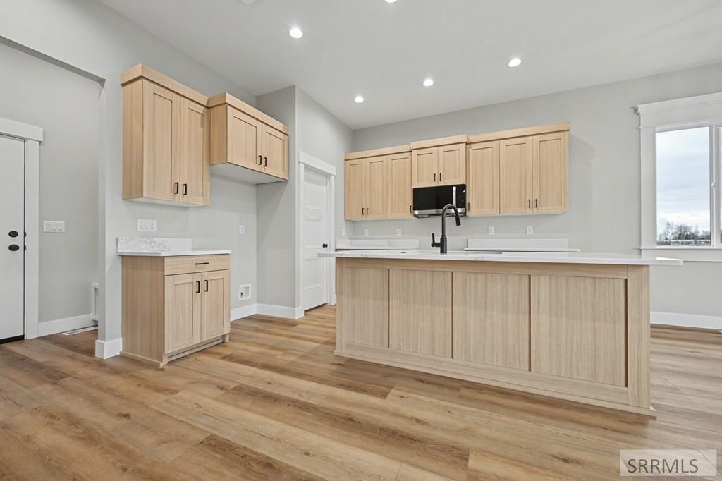 572 Fieldstone Drive Rigby, ID 83442 - Photo 3 of 17 Kitchen