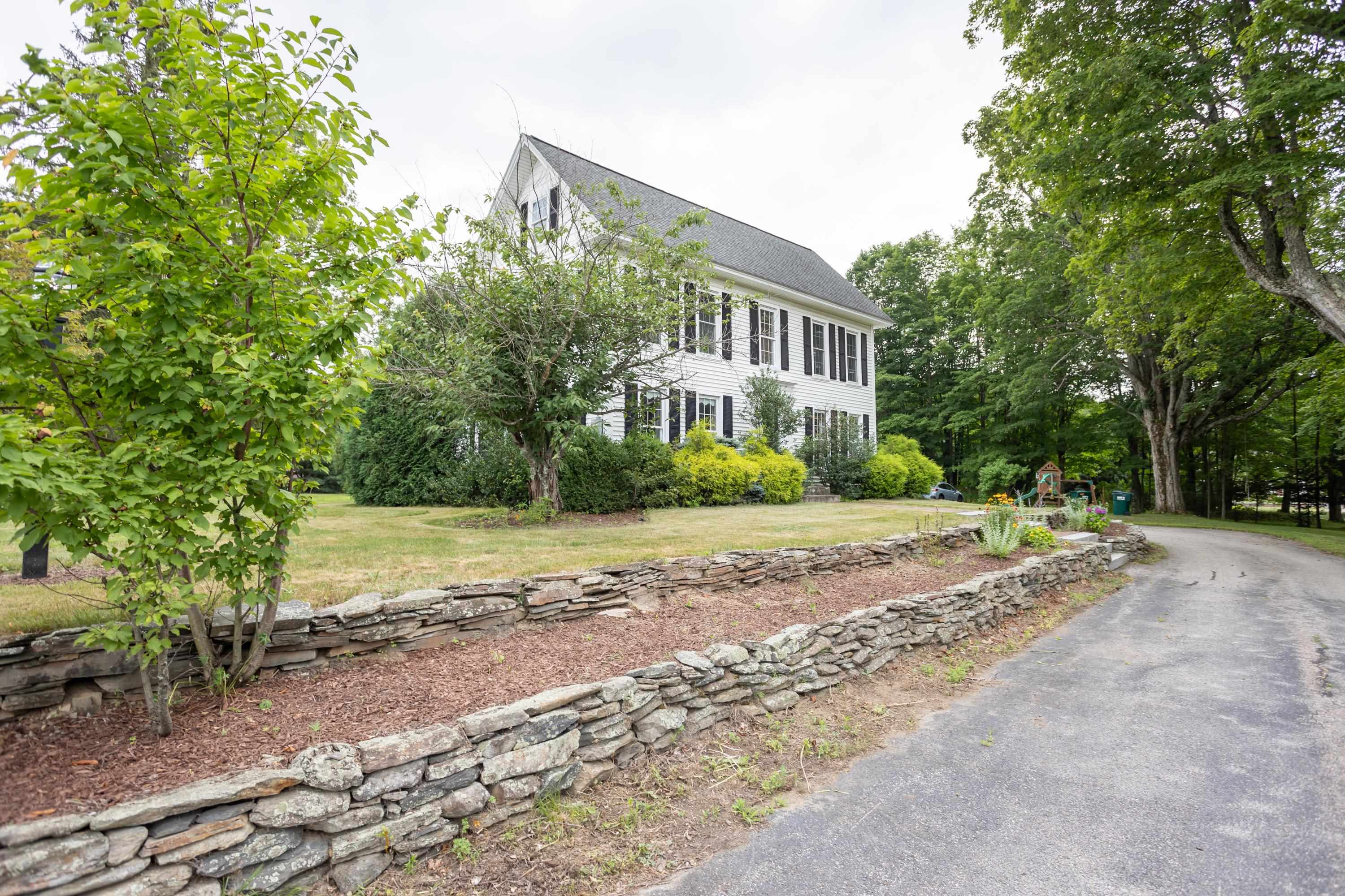 77 Broad Street Hollis, NH 03049 - Photo 4 of 47