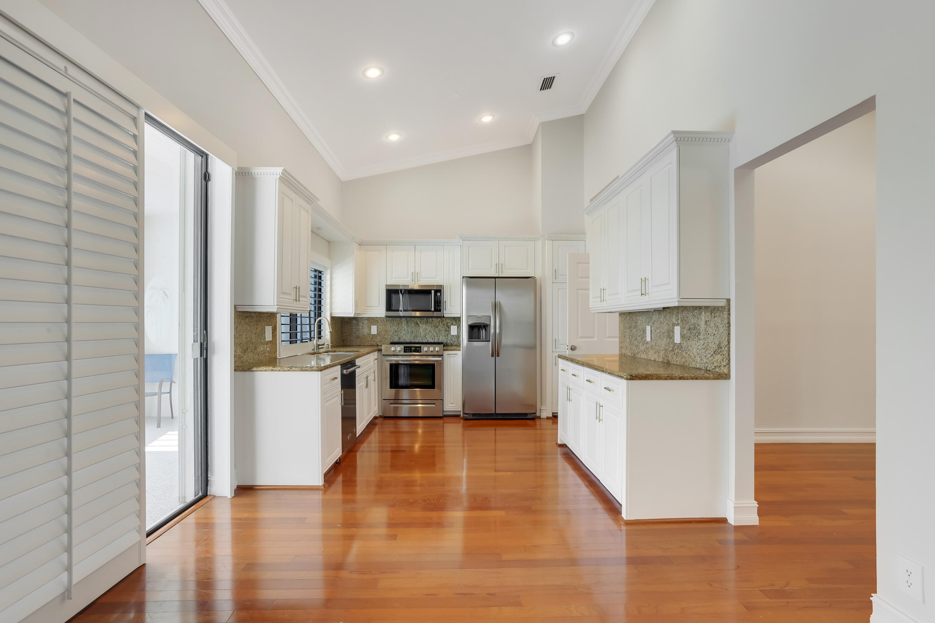 2560 Northwest 40th Street Boca Raton, FL 33434 - Photo 12 of 43 Eat in Kitchen