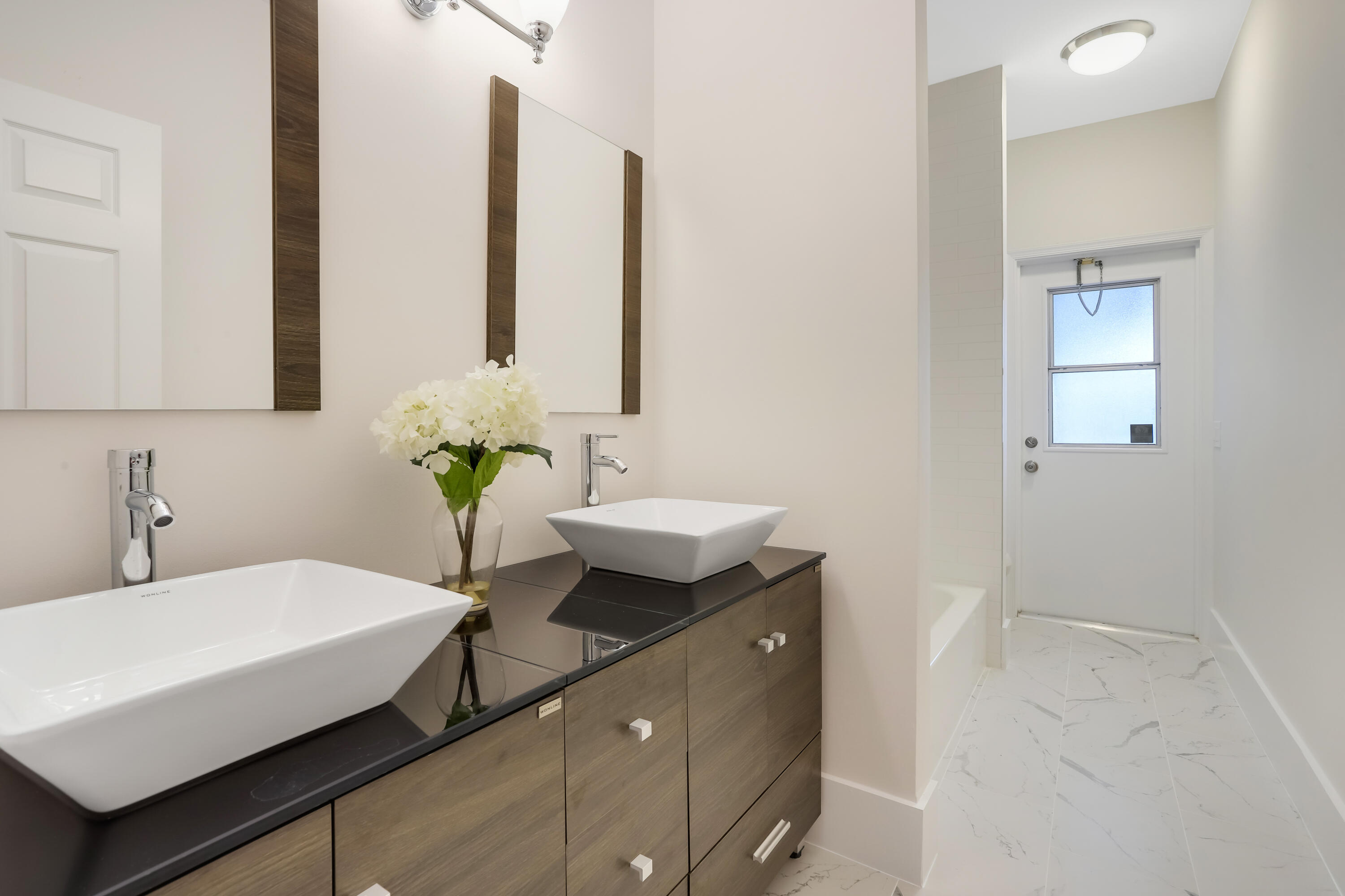 2560 Northwest 40th Street Boca Raton, FL 33434 - Photo 24 of 43 2nd Full Bathroom / Cabana bathroom