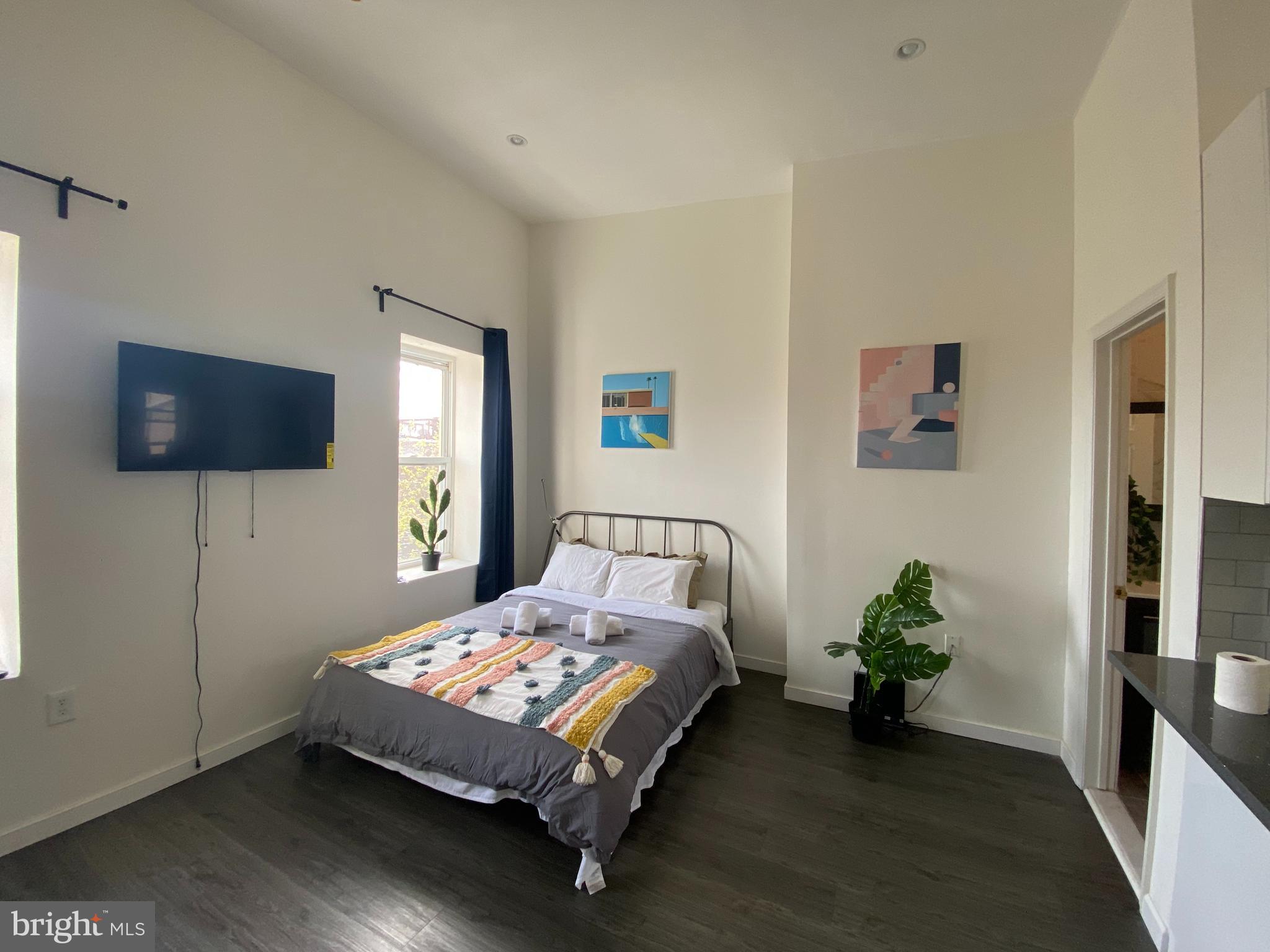 1725 Bainbridge Street, Unit 3F Philadelphia, PA 19146 - Photo 4 of 19