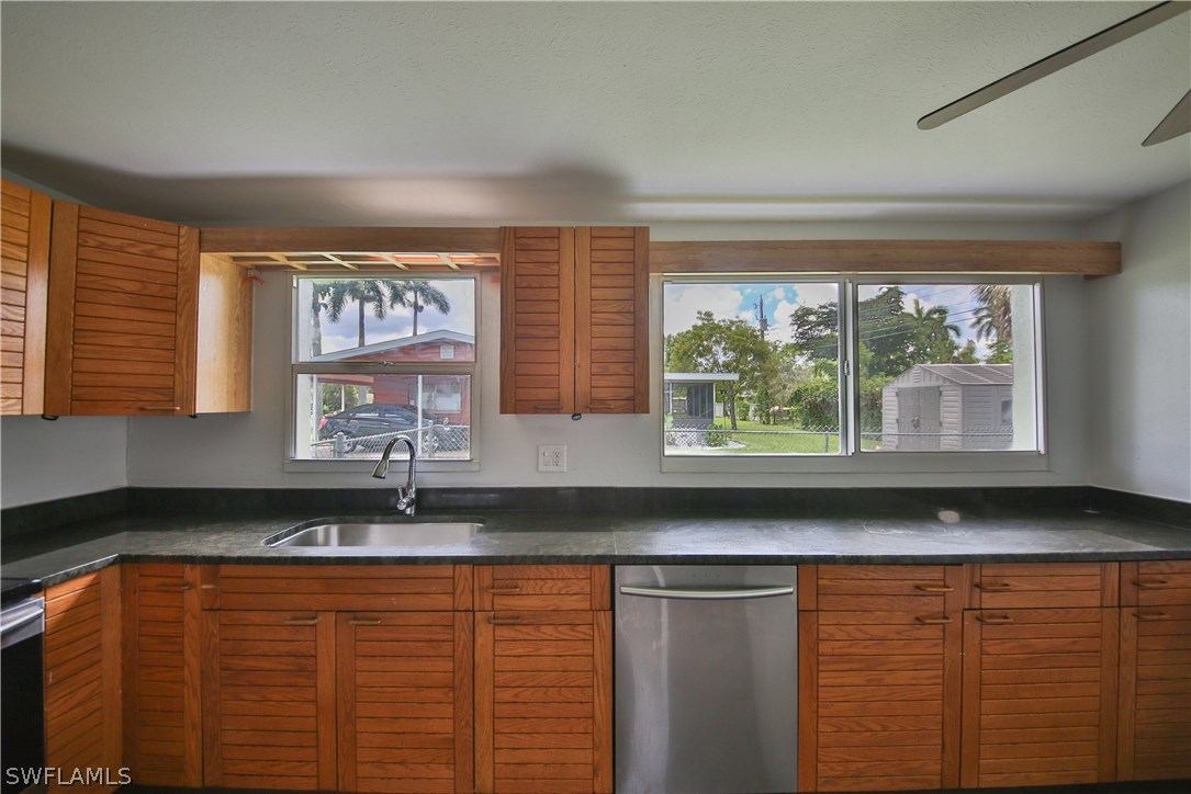 1455 Collins Road Fort Myers, FL 33919 - Photo 4 of 26 Gallery Image 4