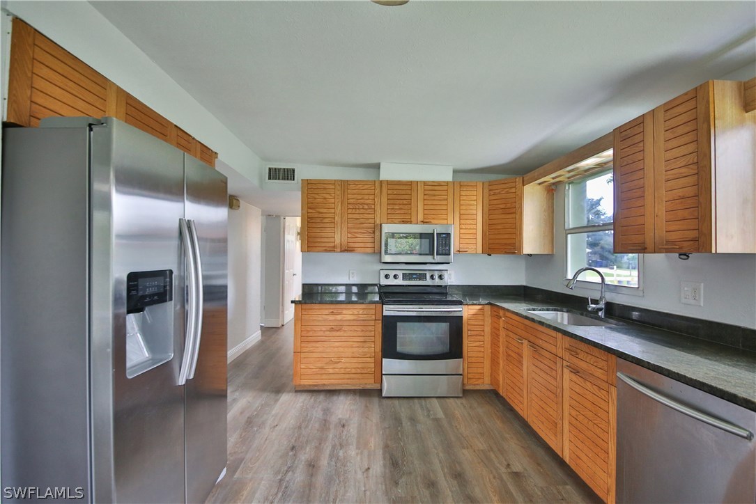 1455 Collins Road Fort Myers, FL 33919 - Photo 6 of 26 Gallery Image 6