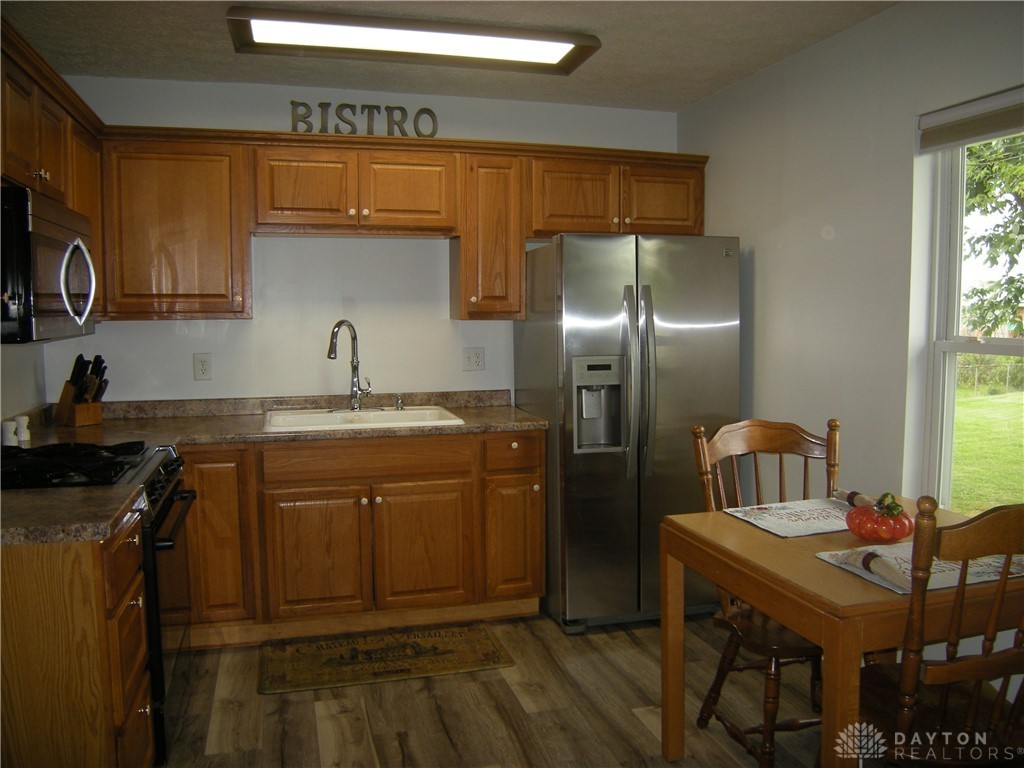 3595 Ln Garden Court Riverside, OH 45404 - Photo 9 of 29